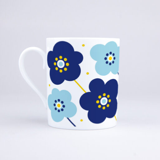 Vue du mug Fleurs Bleues